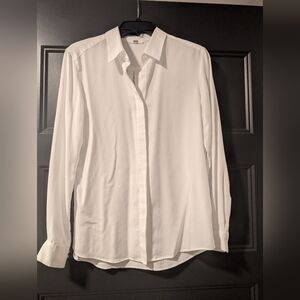 White Women's Button-Up Shirt - Classic Long Sleeve Uniqlo